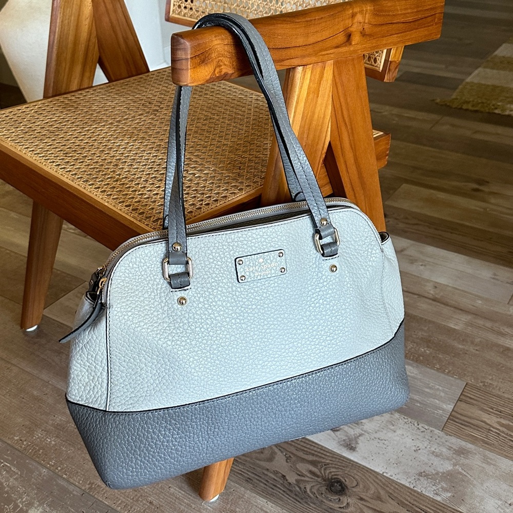 Kate Spade Maise Grove Court Pebbled Leather
purse Gray